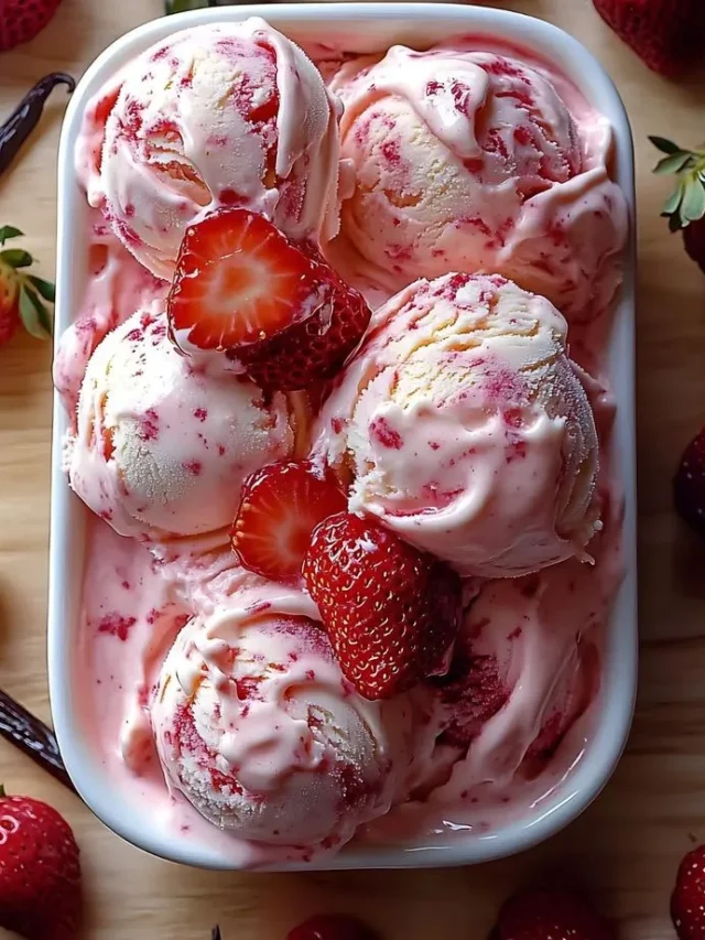 Cottage Cheese Ice Cream with Berries